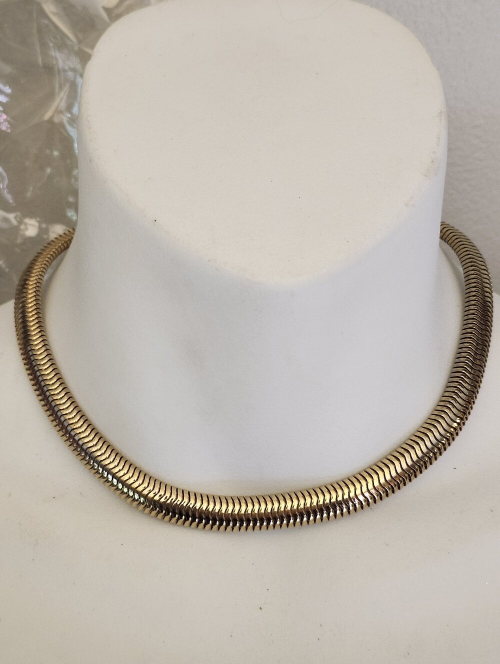 Vtg 70's  Monet Gold Plated Omega Collar Necklace - 14-16 Inches